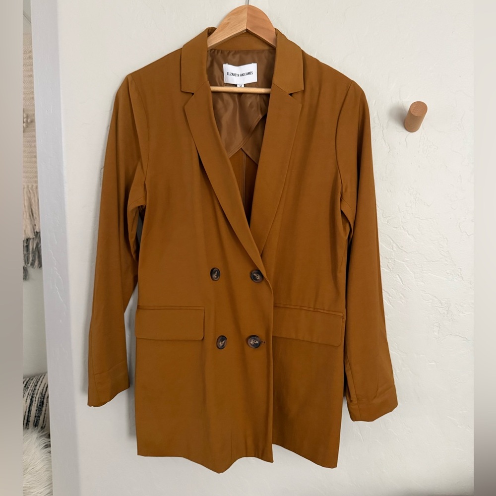 Elizabeth and James Camel Double-Breasted Blazer size medium
